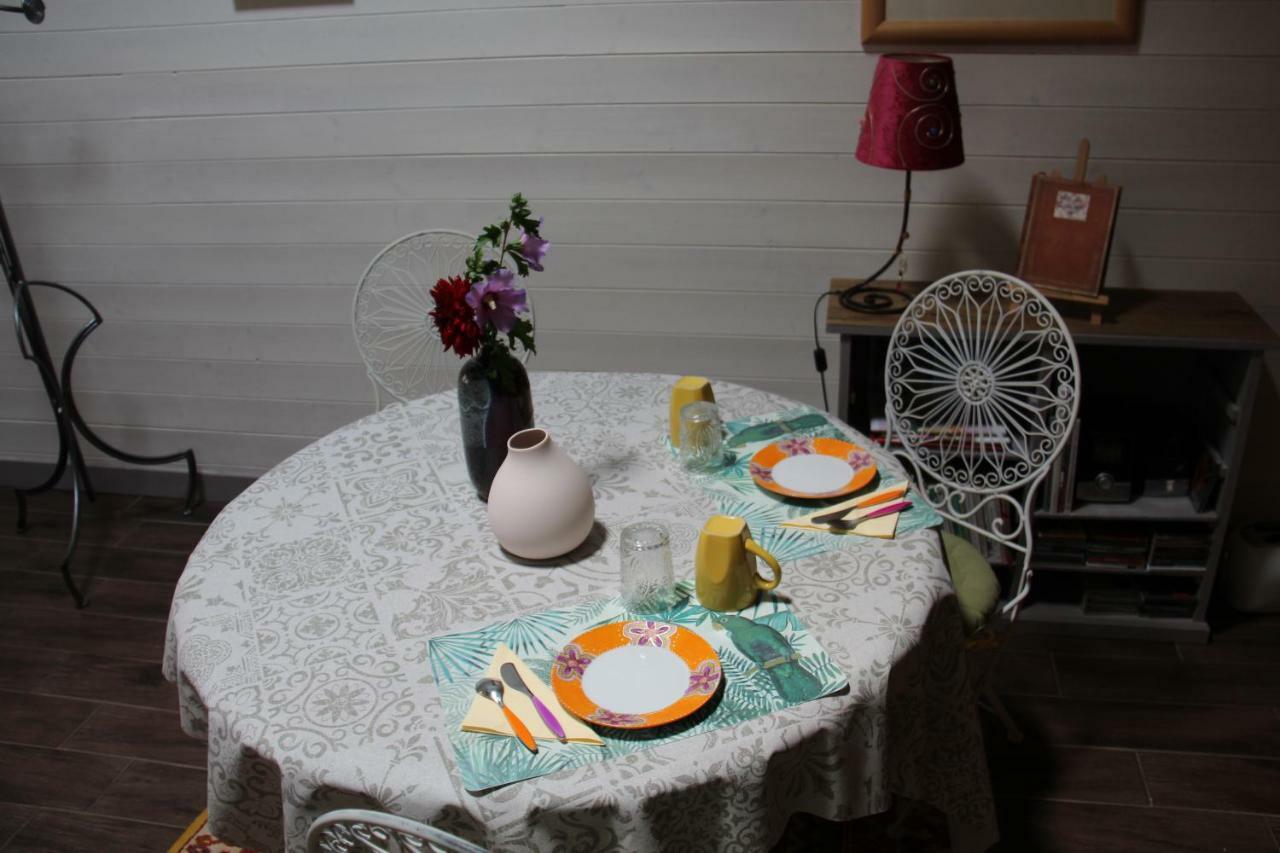 Les Ateliers D'Art Acomodação com café da manhã Roanne Exterior foto